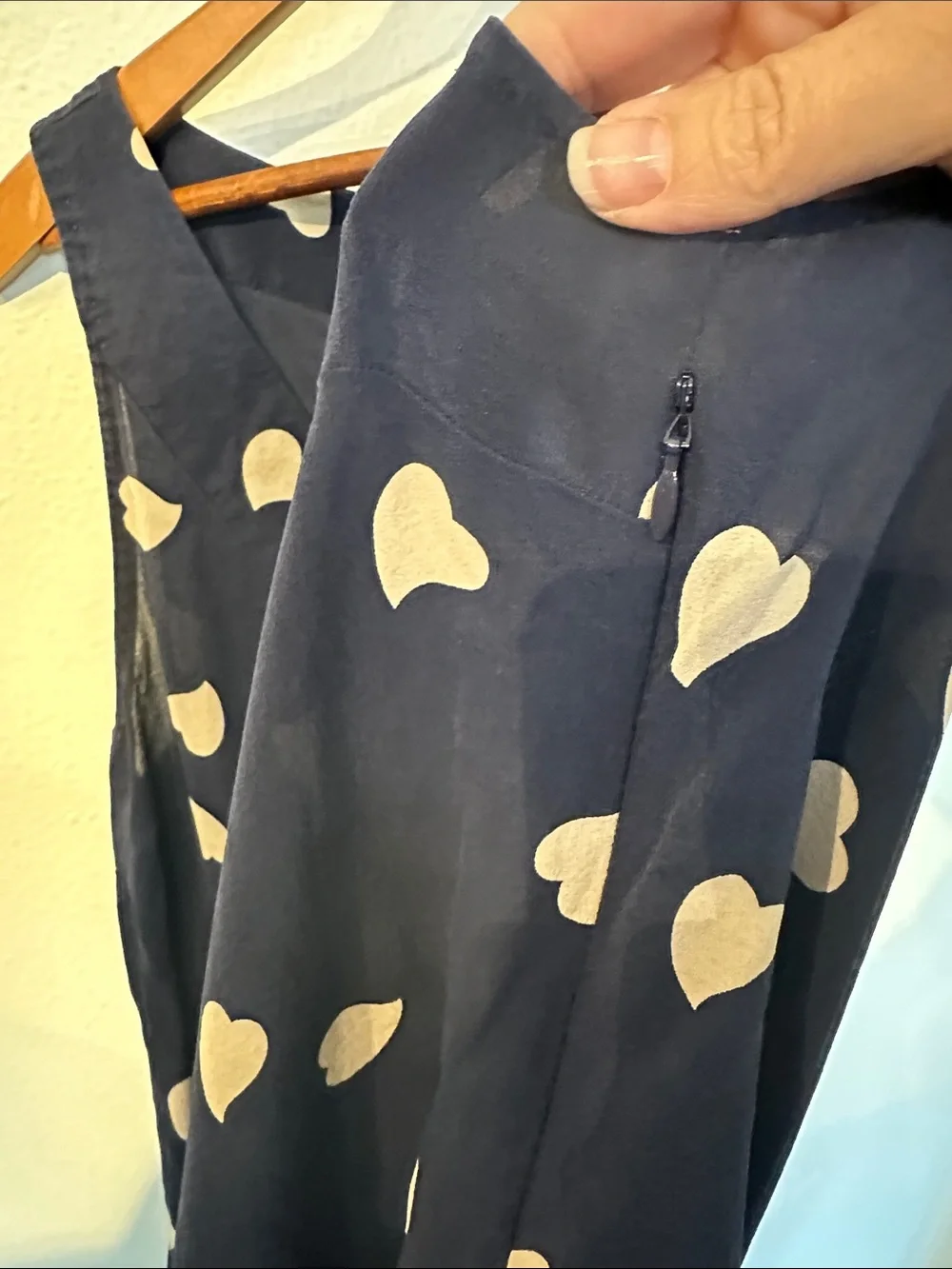 100% Silk Tory Burch Navy Sleeveless Heart-Print Tie-Front Camisole 14